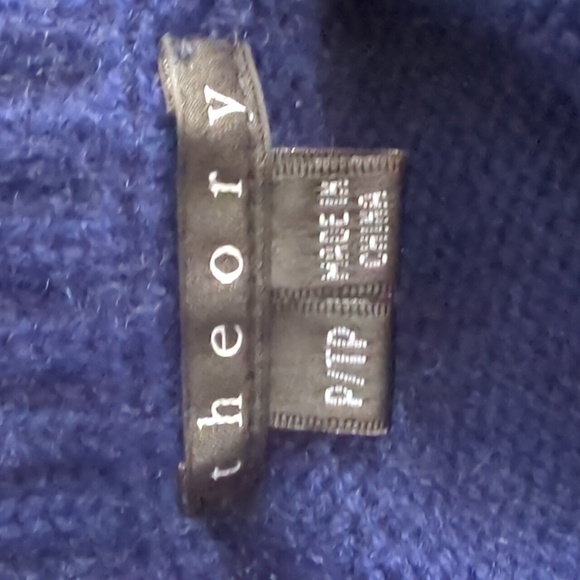 Theory 100% Cashmere Sweater - Picture 10 of 11